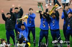 明尼苏达森林狼训练开放日，赛后外线爆发引欢呼，中超在即，临场指挥获称赞