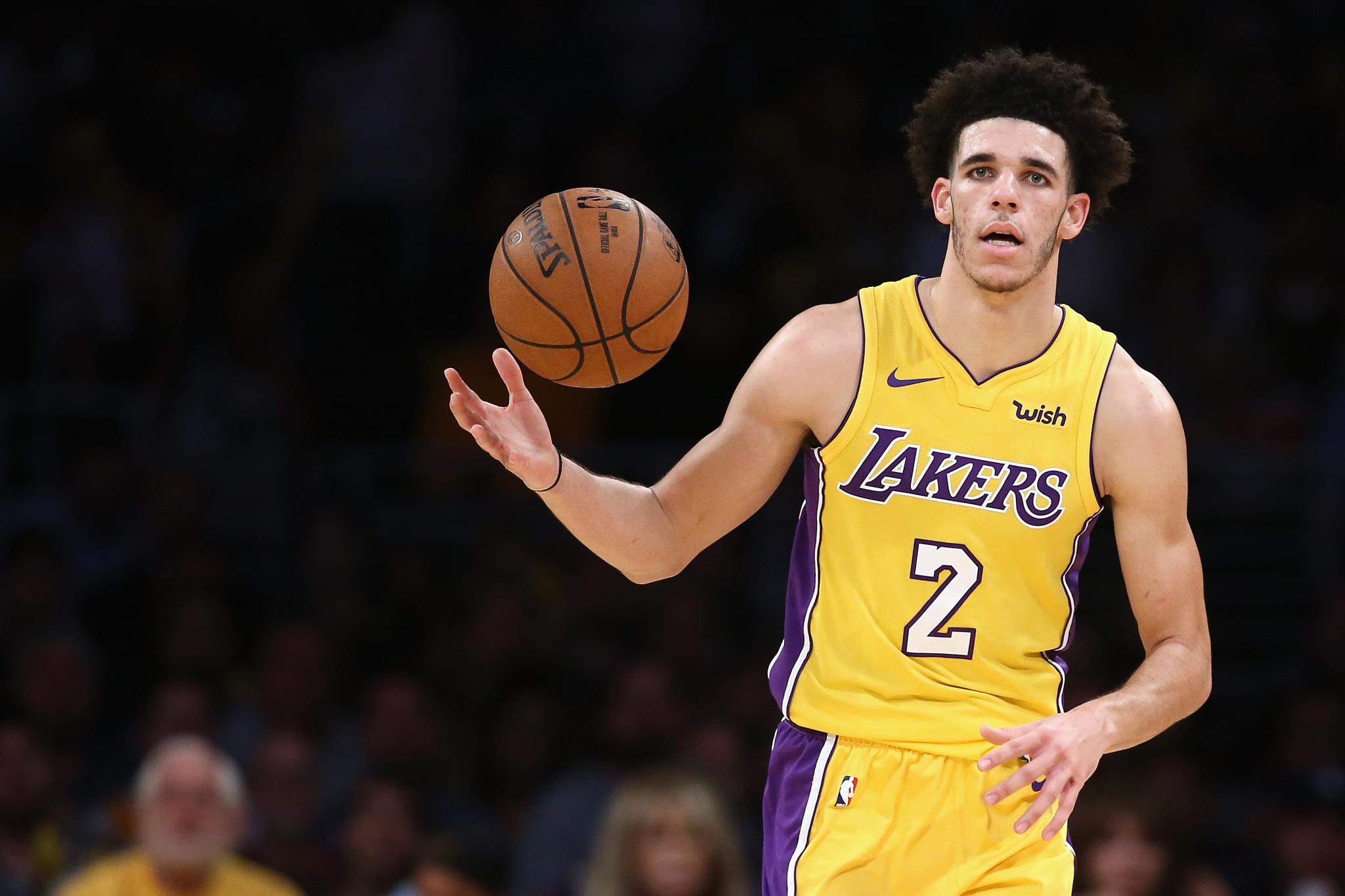洛杉矶快船状态回暖备战NBA总决赛风云突变洛杉矶湖人窗口期止住颓势，网友：埃因霍温转会期队长鼓劲